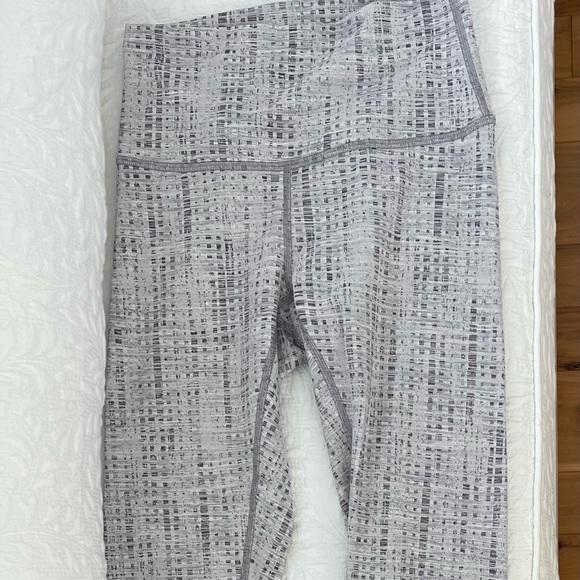 Lot of 3 lululemon leggings. Size 4. 28” length. High rise - Picture 3 of 9